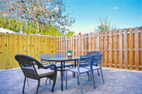 Relax and Enjoy of Miami in This Cozy Duplex